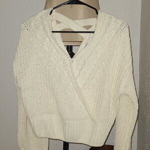 Soft beautiful sweater NWOT